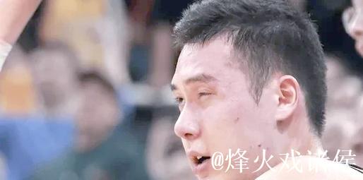 肘击李金效面部!周琦被停赛两场 罚款10万元 肘击李金效面部!周琦被停赛两场 罚款10万元